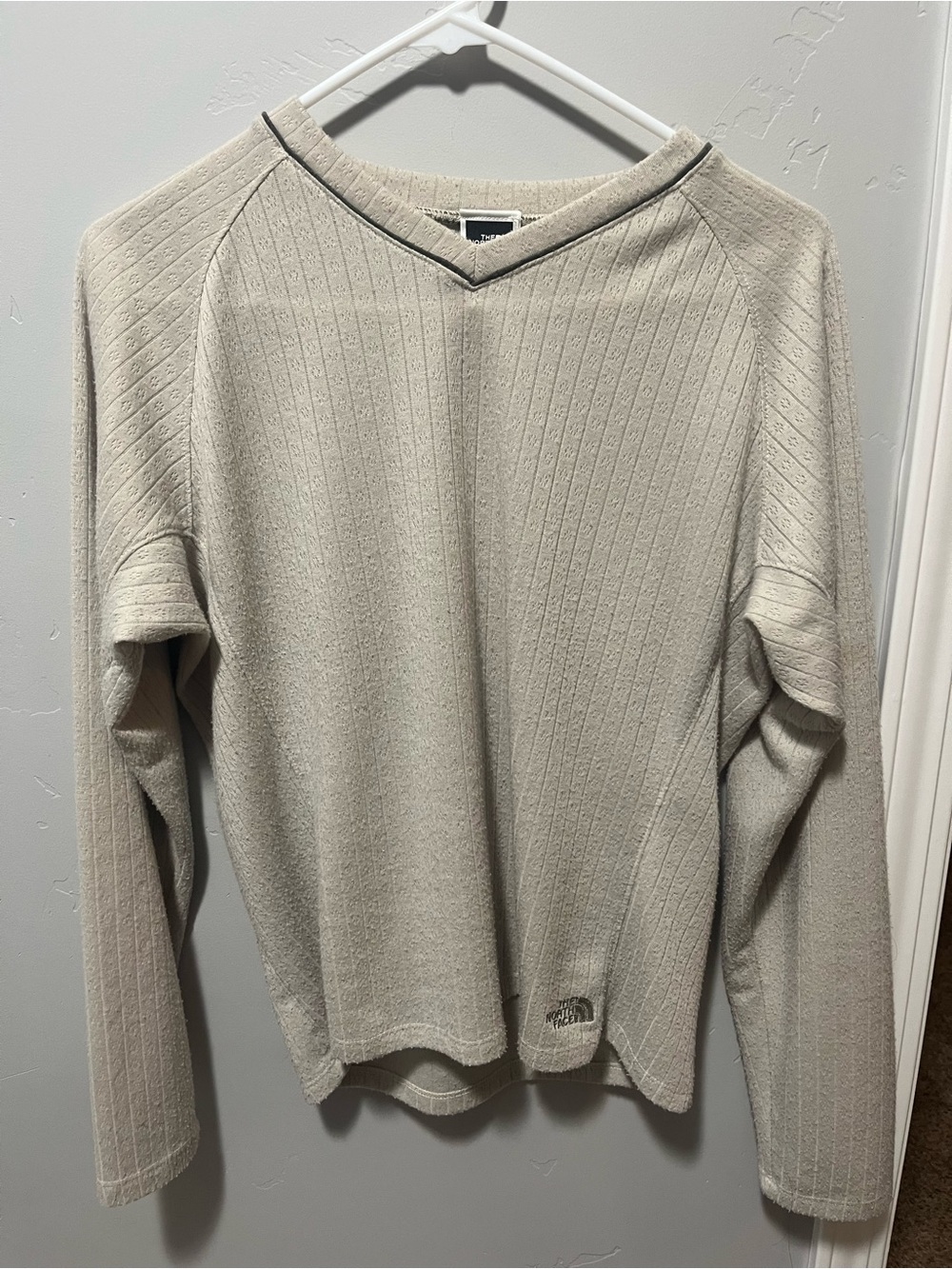 The North Face Women's Cream Ribbed V‑Neck Top Sz Large